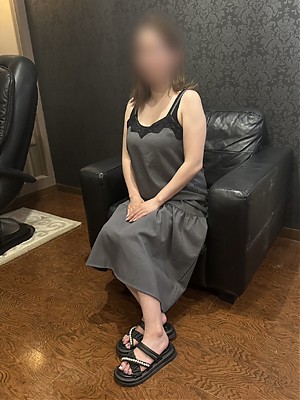 なつ(色白美肌美脚奥様♪)