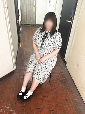 20代のピチピチ若妻【いちご奥様】